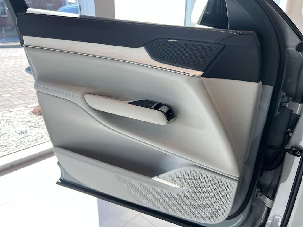 2026 Volvo EX90 PLUS — миниатюра 16