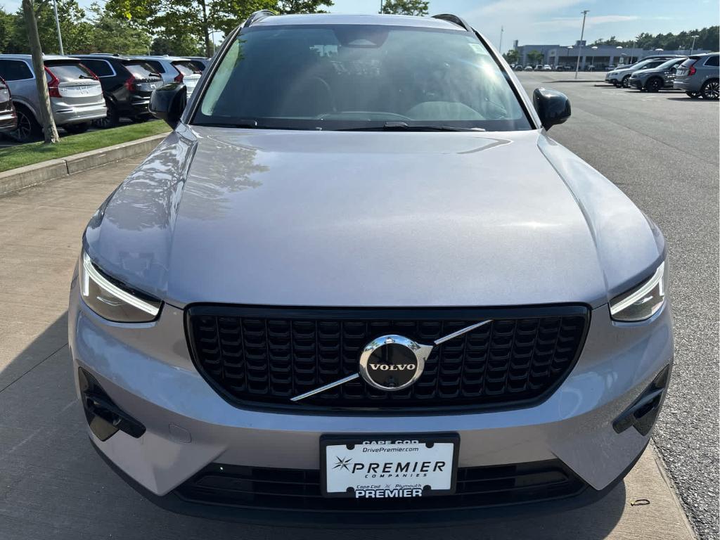 2026 Volvo XC40 B5 PLUS — фото 3