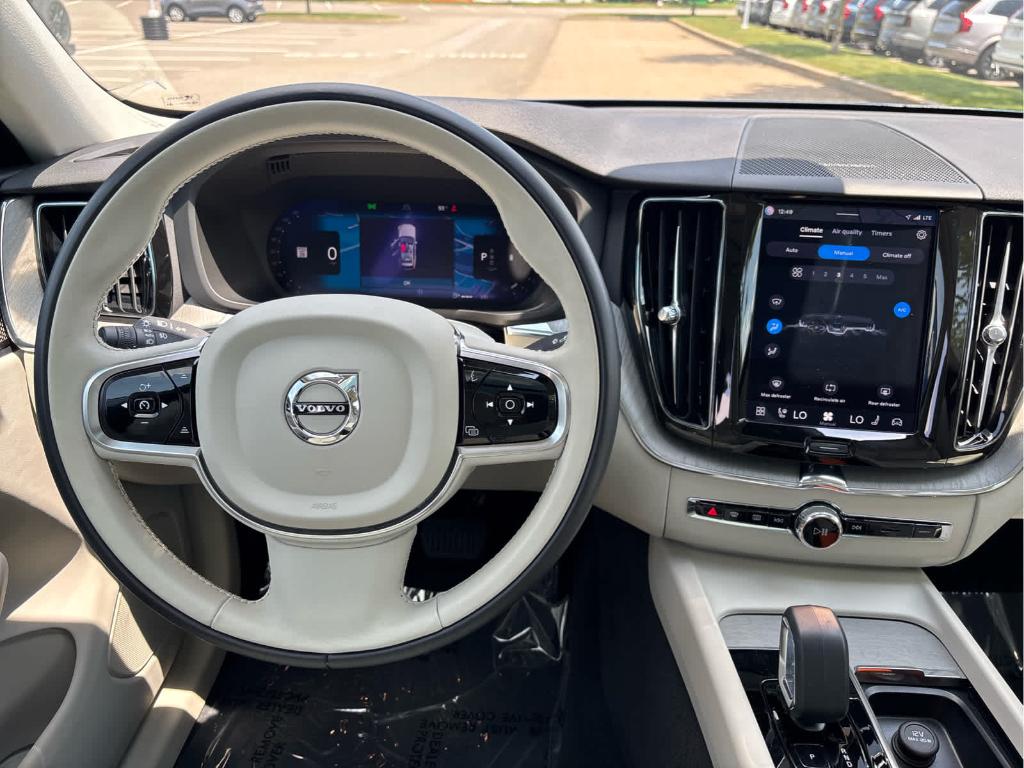 صورة مصغرة 15 لـ 2024 Volvo XC60 B5 PLUS DARK THEME