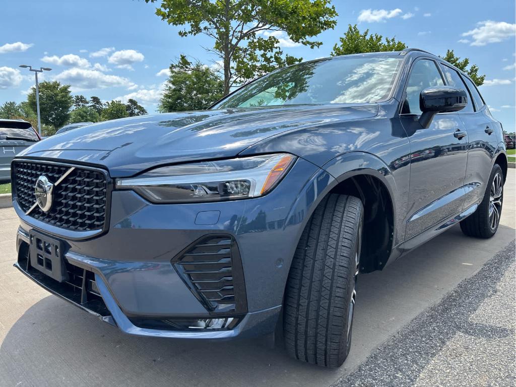 صورة مصغرة 32 لـ 2024 Volvo XC60 B5 PLUS DARK THEME