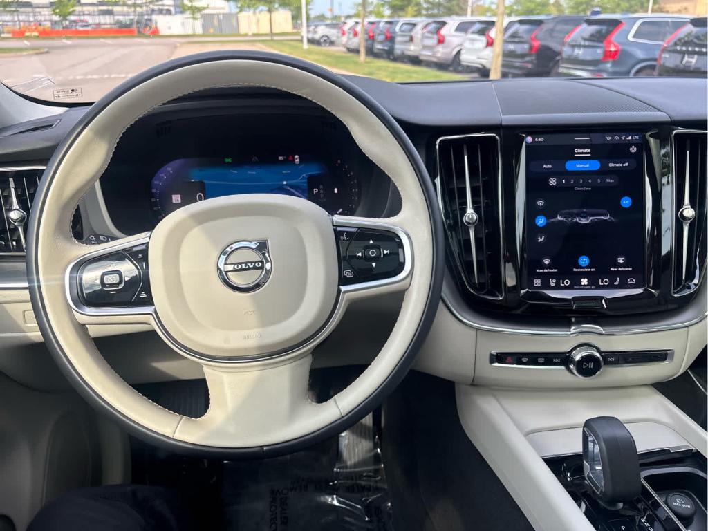 2024 Volvo XC60 B5 CORE DARK THEME — миниатюра 15