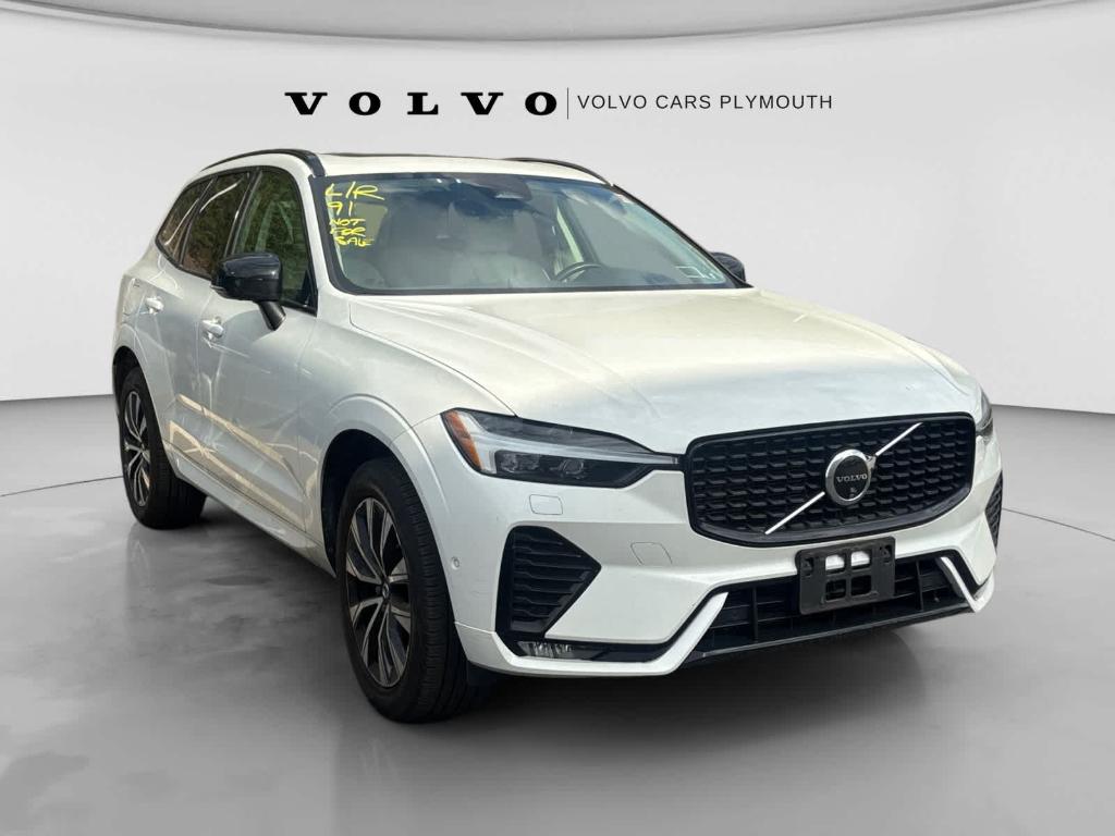 2024 Volvo XC60 B5 Plus Dark Theme
