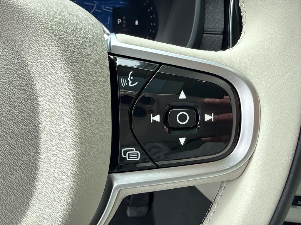 2026 Volvo XC90 B6 ULTRA 7-SEATER — фото 10