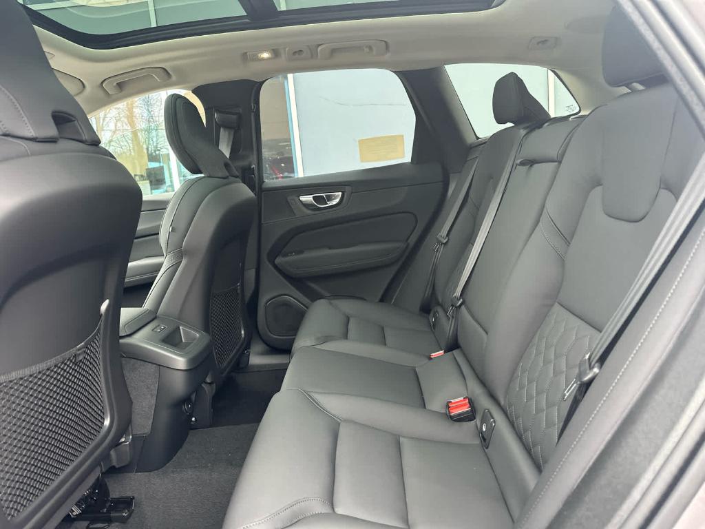 2026 Volvo XC60 B5 PLUS — миниатюра 23