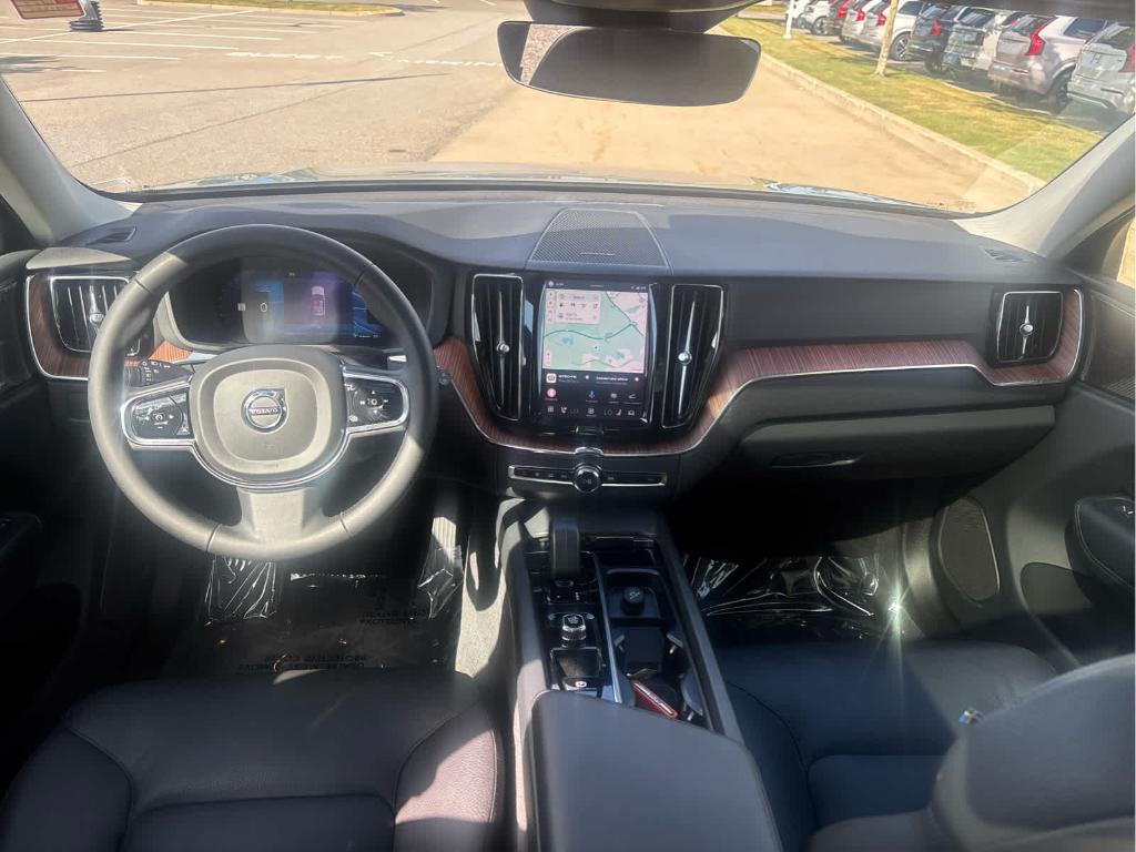 2023 Volvo XC60 B5 PLUS DARK THEME — миниатюра 11