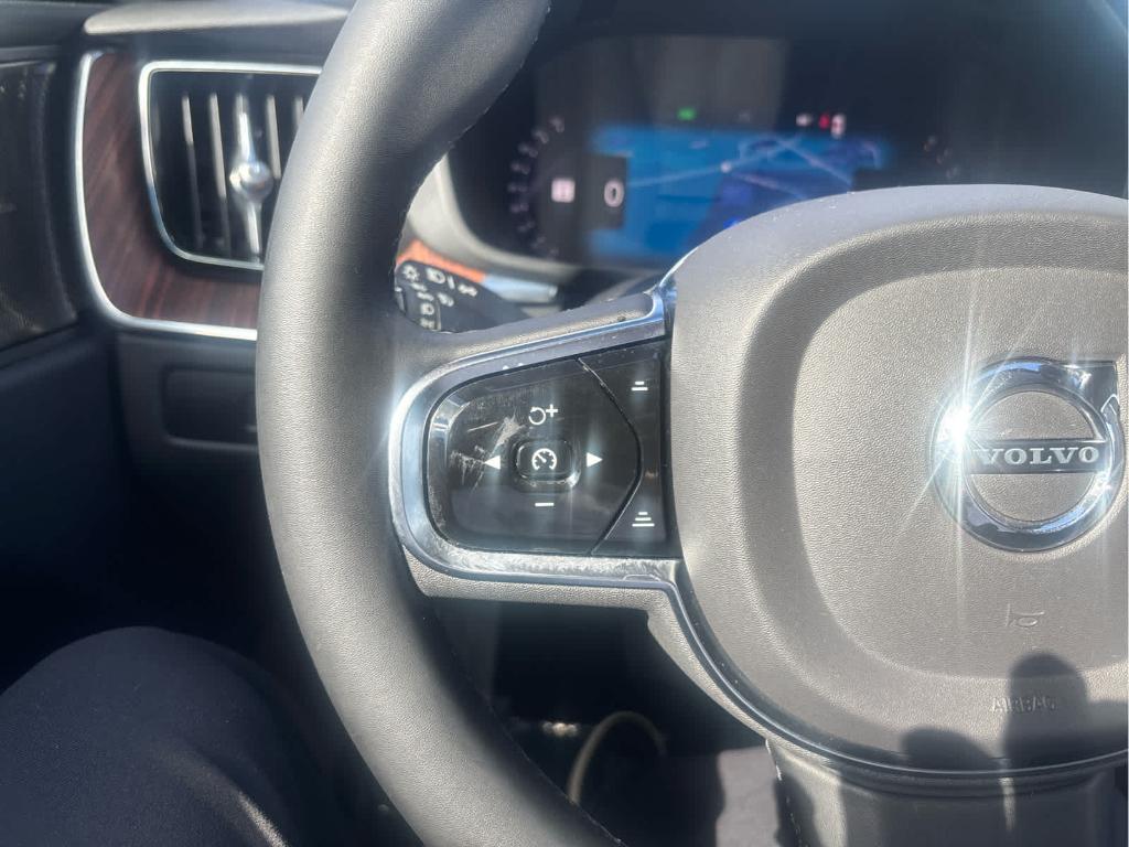 2023 Volvo XC60 B5 PLUS DARK THEME — миниатюра 15