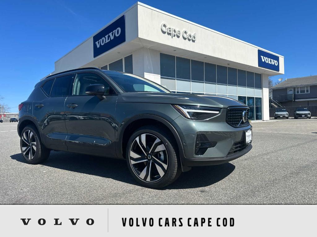 New 2026 Volvo XC40 B5 Ultra