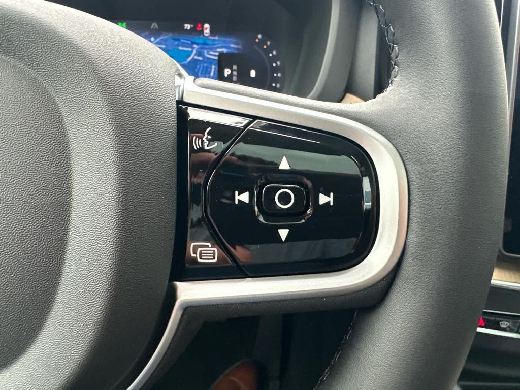 صورة مصغرة 13 لـ 2026 Volvo XC60 B5 CORE