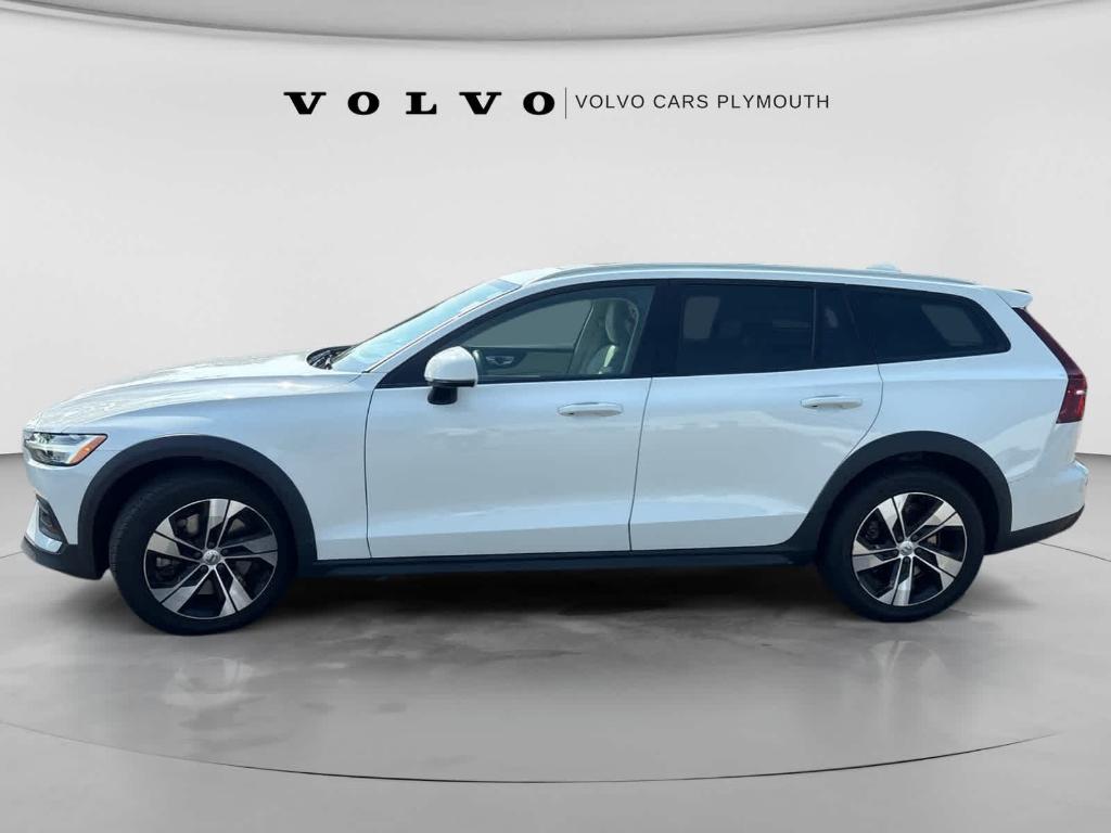 صورة 7 لـ 2021 Volvo V60 CROSS COUNTRY T5