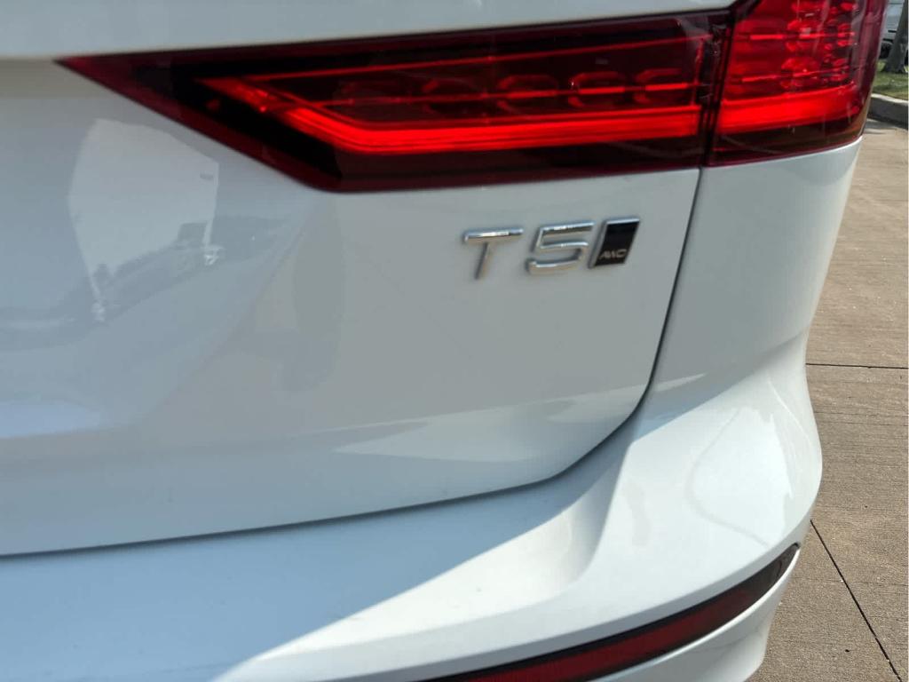 2021 Volvo V60 CROSS COUNTRY T5 — миниатюра 11