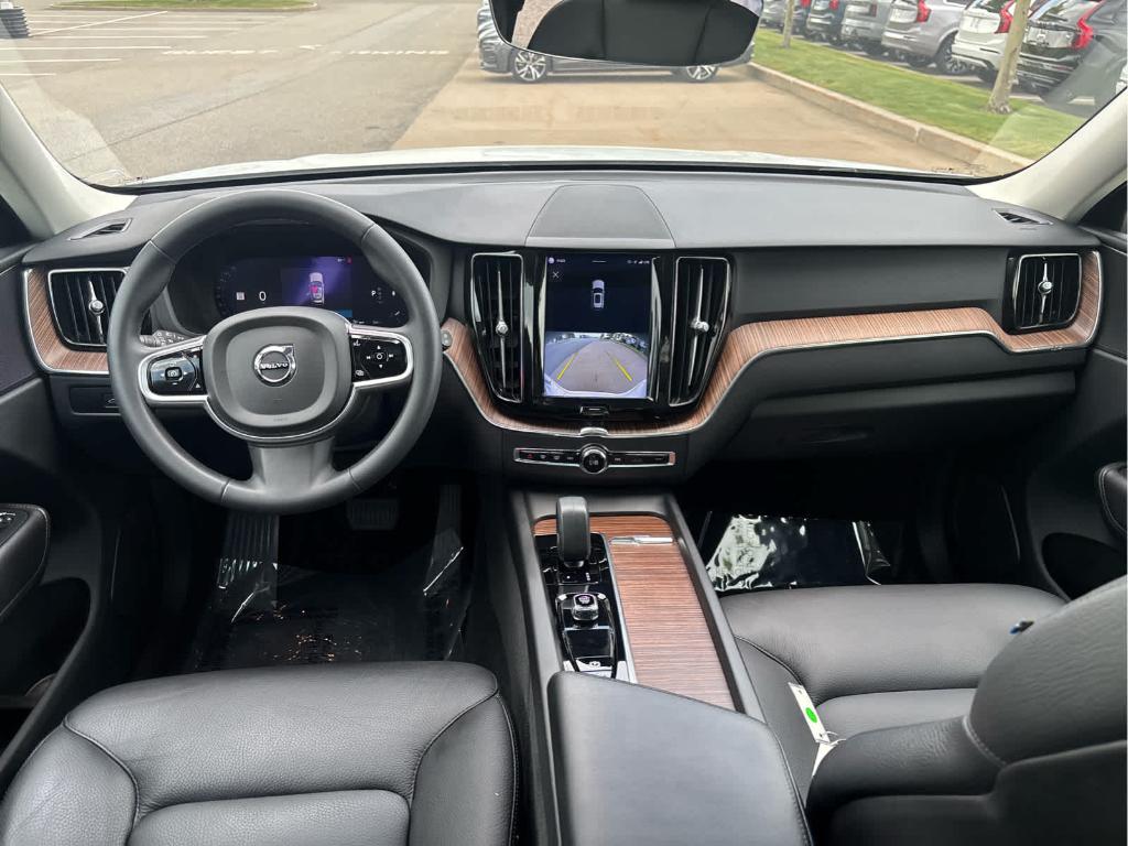 صورة مصغرة 12 لـ 2023 Volvo XC60 B5 PLUS BRIGHT THEME