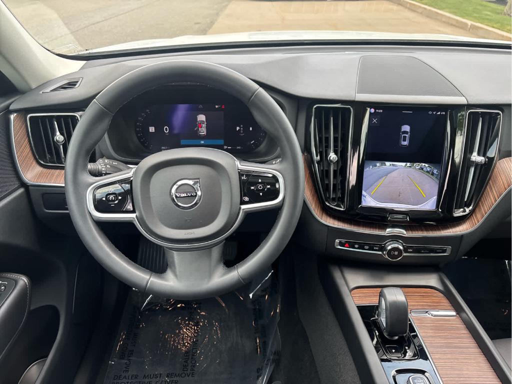 صورة مصغرة 13 لـ 2023 Volvo XC60 B5 PLUS BRIGHT THEME