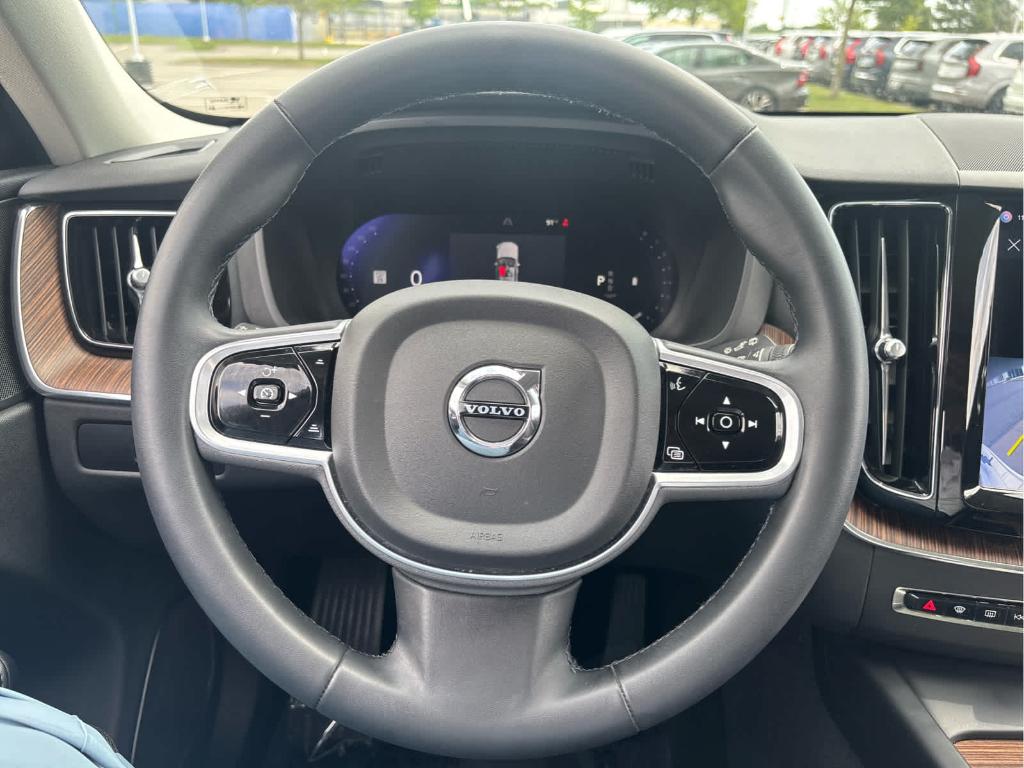 صورة مصغرة 14 لـ 2023 Volvo XC60 B5 PLUS BRIGHT THEME