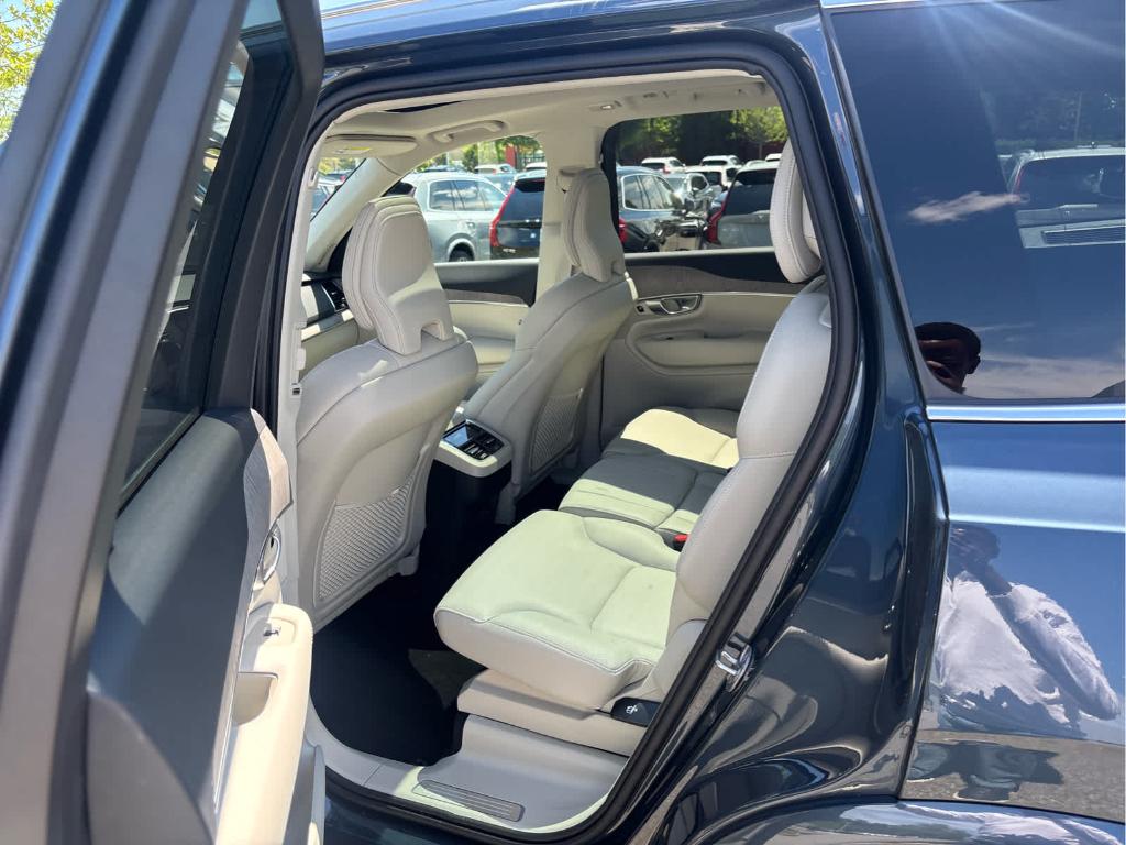 2023 Volvo XC90 B6 PLUS 7-SEATER — миниатюра 28