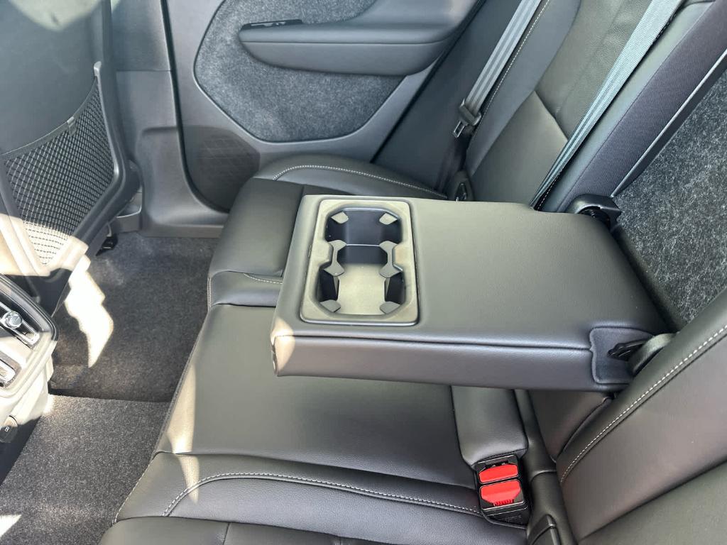 صورة مصغرة 21 لـ 2026 Volvo XC40 B5 PLUS