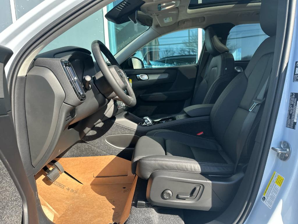 صورة 10 لـ 2026 Volvo XC40 B5 PLUS