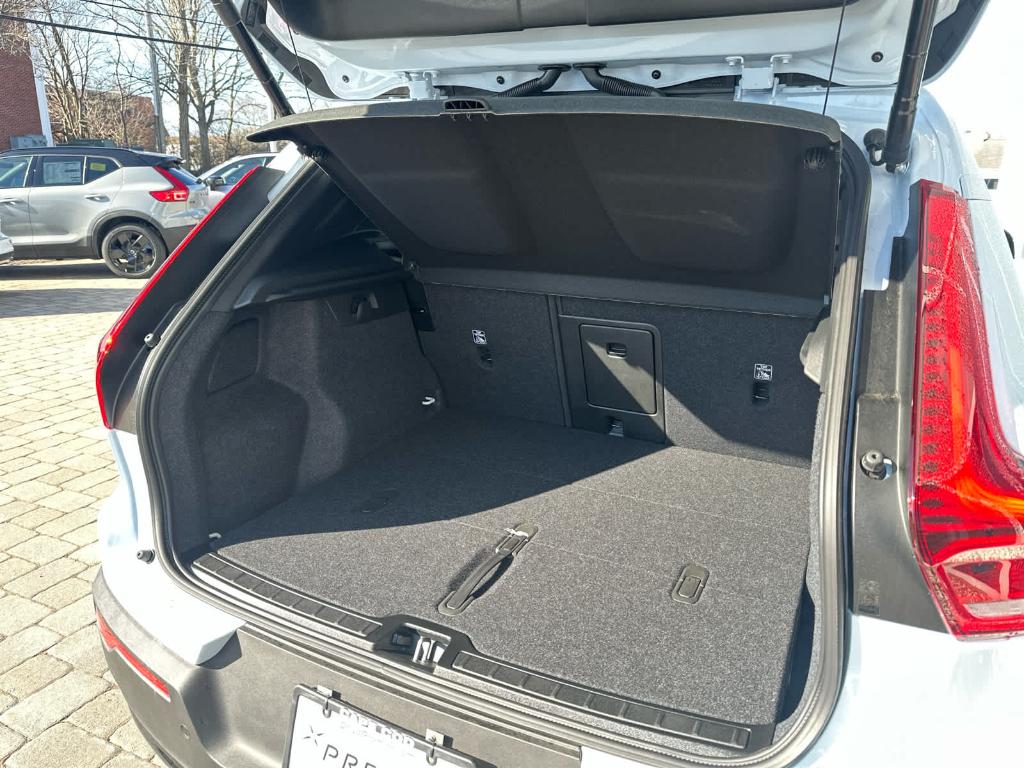 صورة مصغرة 31 لـ 2026 Volvo XC40 B5 PLUS
