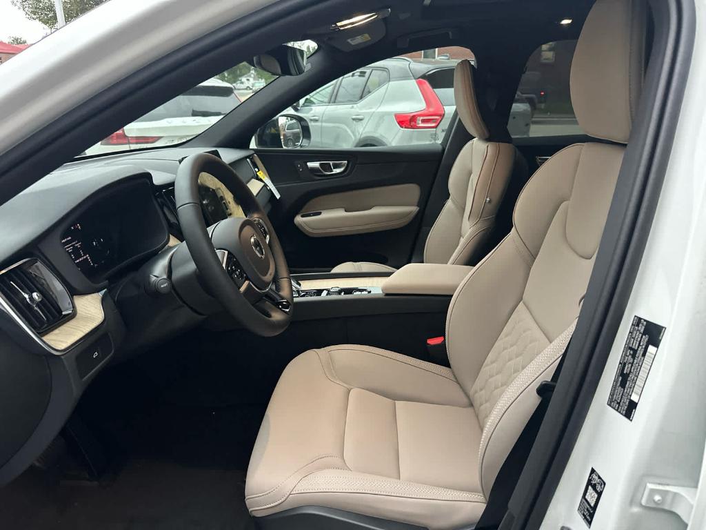 2026 Volvo XC60 B5 PLUS 照片 10