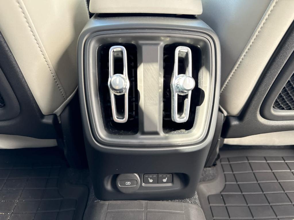 2026 Volvo EX40 SINGLE MOTOR EXTENDED RANGE PLUS thumbnail 26
