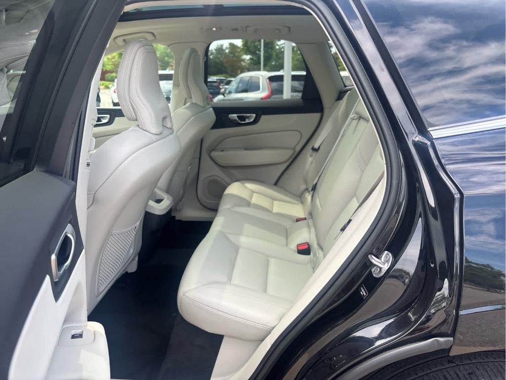 2023 Volvo XC60 B5 CORE — миниатюра 27