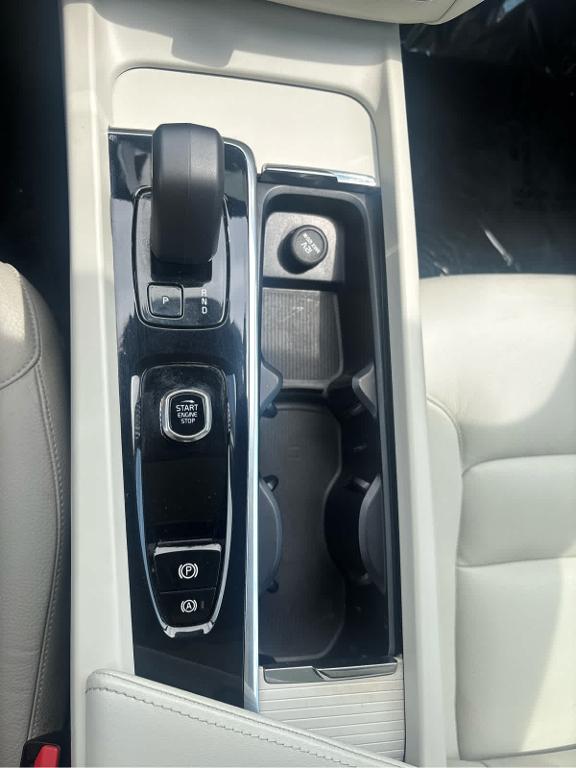 2023 Volvo XC60 B5 CORE — миниатюра 23