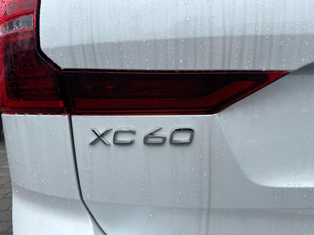 2026 Volvo XC60 B5 PLUS — миниатюра 32