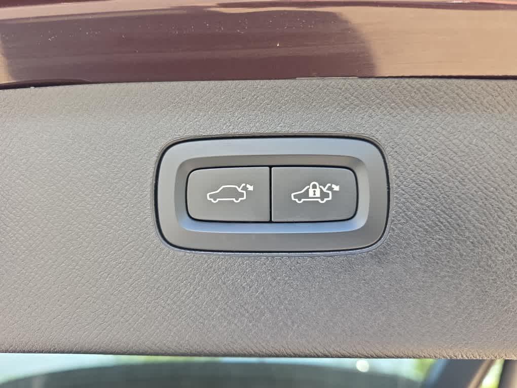 2025 Volvo XC90 B5 CORE 照片 8