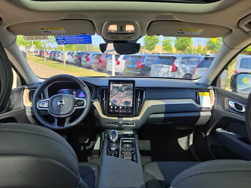 2026 Volvo XC60 B5 PLUS — фото 10