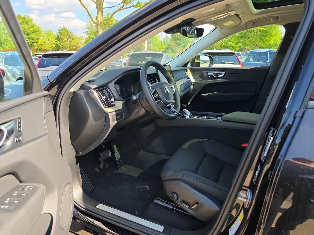 2026 Volvo XC60 B5 PLUS — миниатюра 11