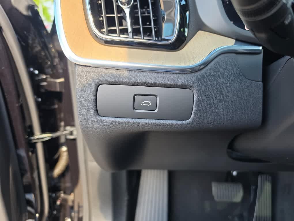 2026 Volvo XC60 B5 PLUS — миниатюра 22