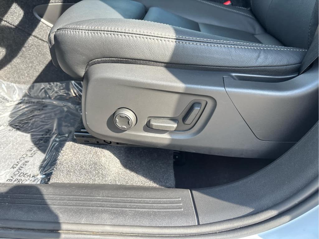 صورة مصغرة 13 لـ 2026 Volvo XC40 B5 PLUS