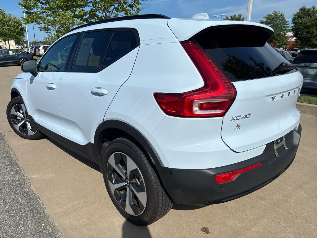 2026 Volvo XC40 B5 PLUS — фото 6