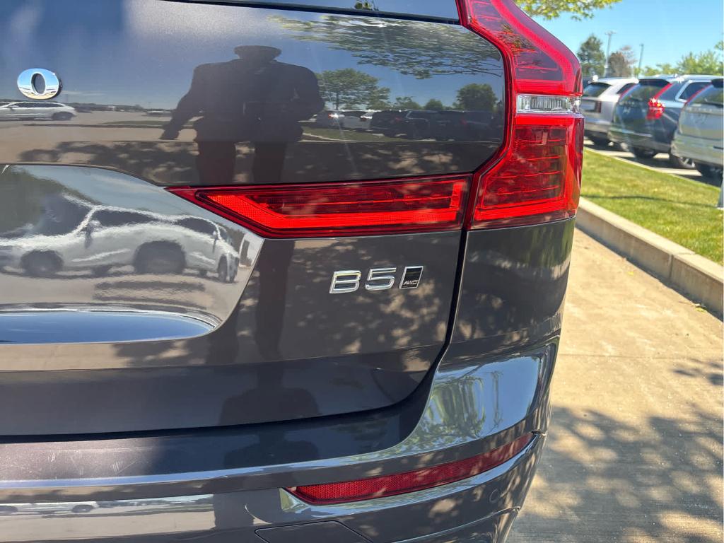 صورة 10 لـ 2023 Volvo XC60 B5 PLUS DARK THEME