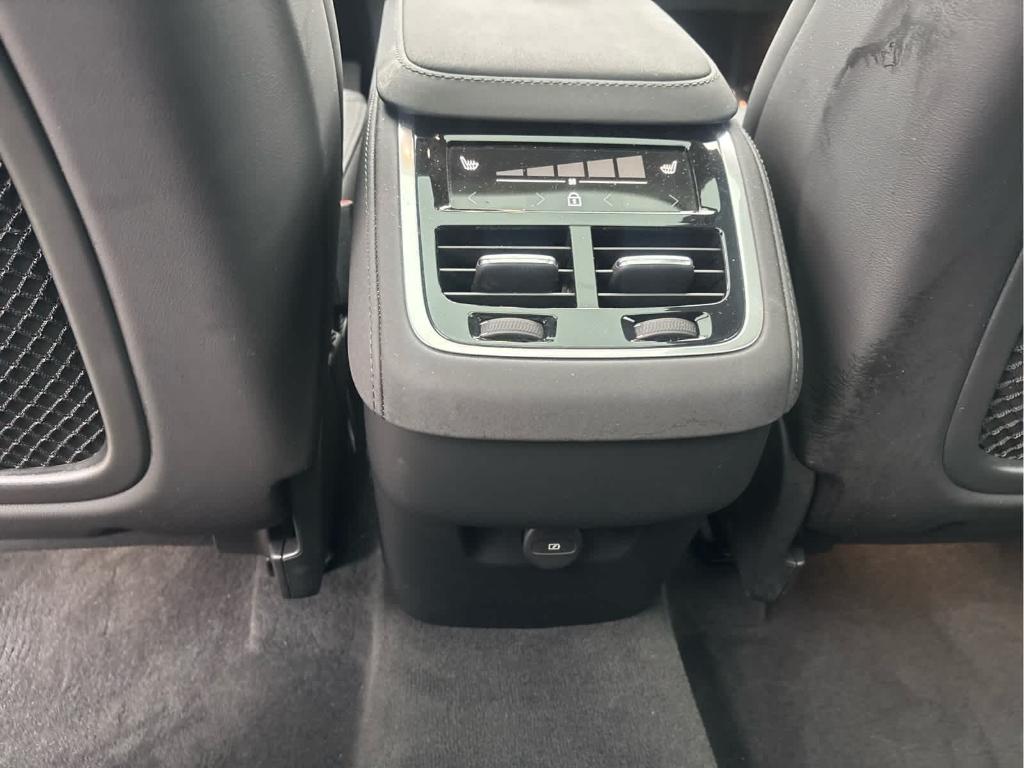 2026 Volvo XC90 B6 PLUS 7-SEATER — миниатюра 31