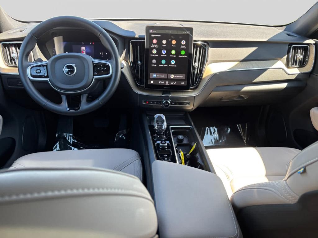 صورة مصغرة 14 لـ 2026 Volvo XC60 B5 PLUS