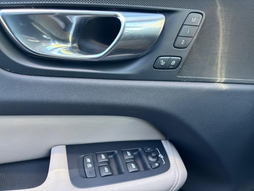 صورة مصغرة 25 لـ 2026 Volvo XC60 B5 PLUS