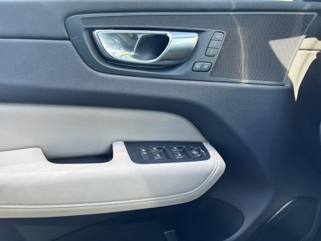 صورة مصغرة 24 لـ 2026 Volvo XC60 B5 PLUS