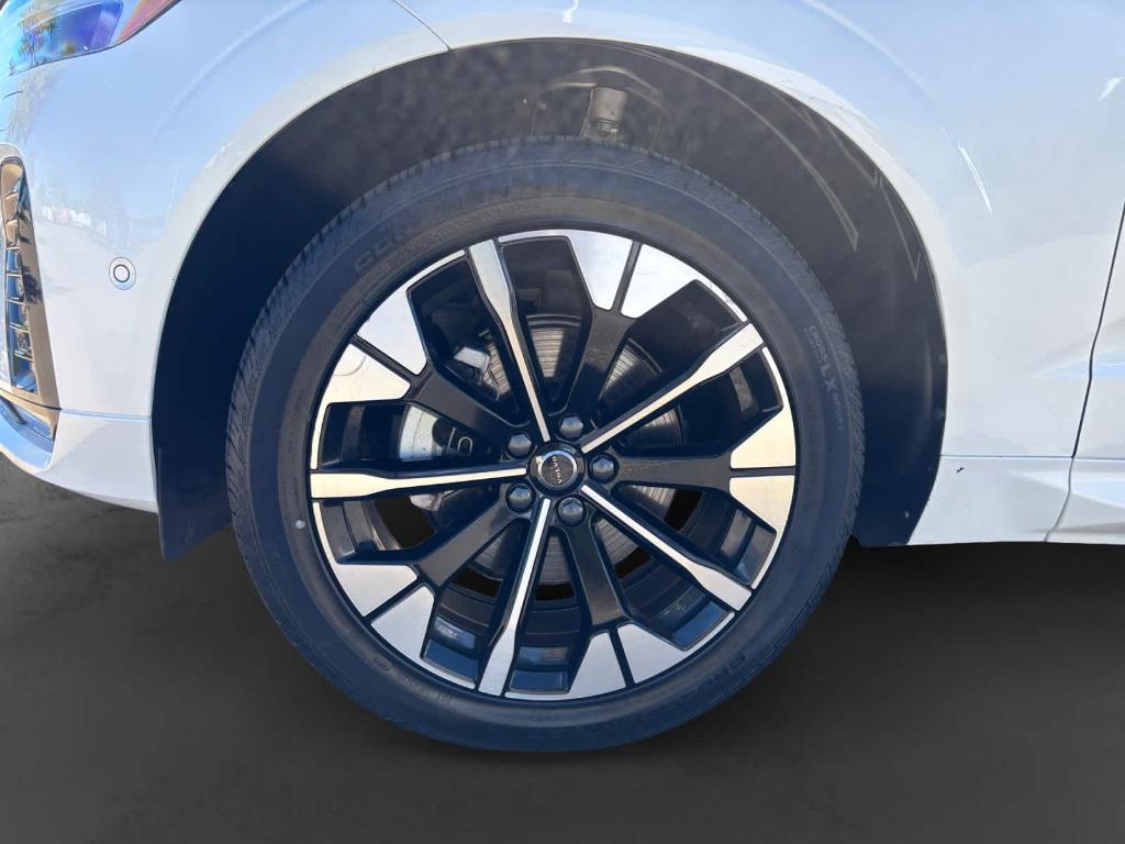 صورة 9 لـ 2026 Volvo XC60 B5 PLUS