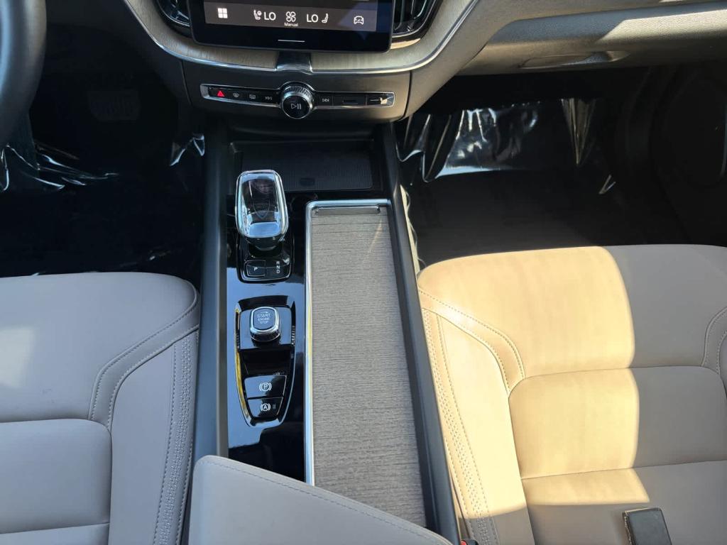 صورة مصغرة 15 لـ 2026 Volvo XC60 B5 PLUS