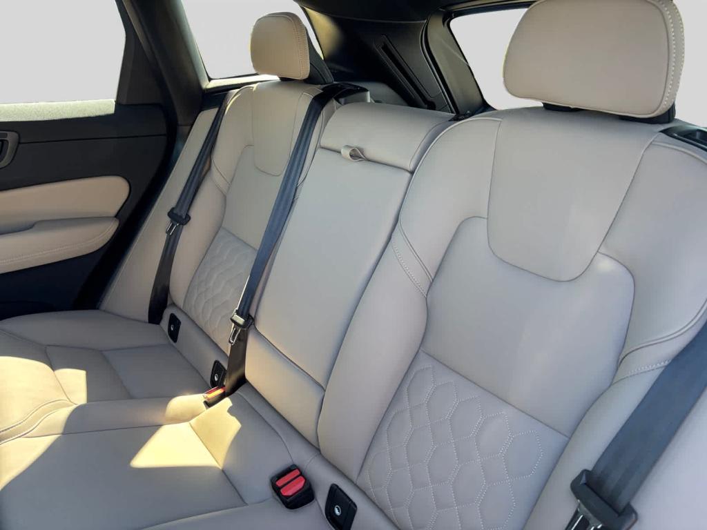 صورة مصغرة 18 لـ 2026 Volvo XC60 B5 PLUS
