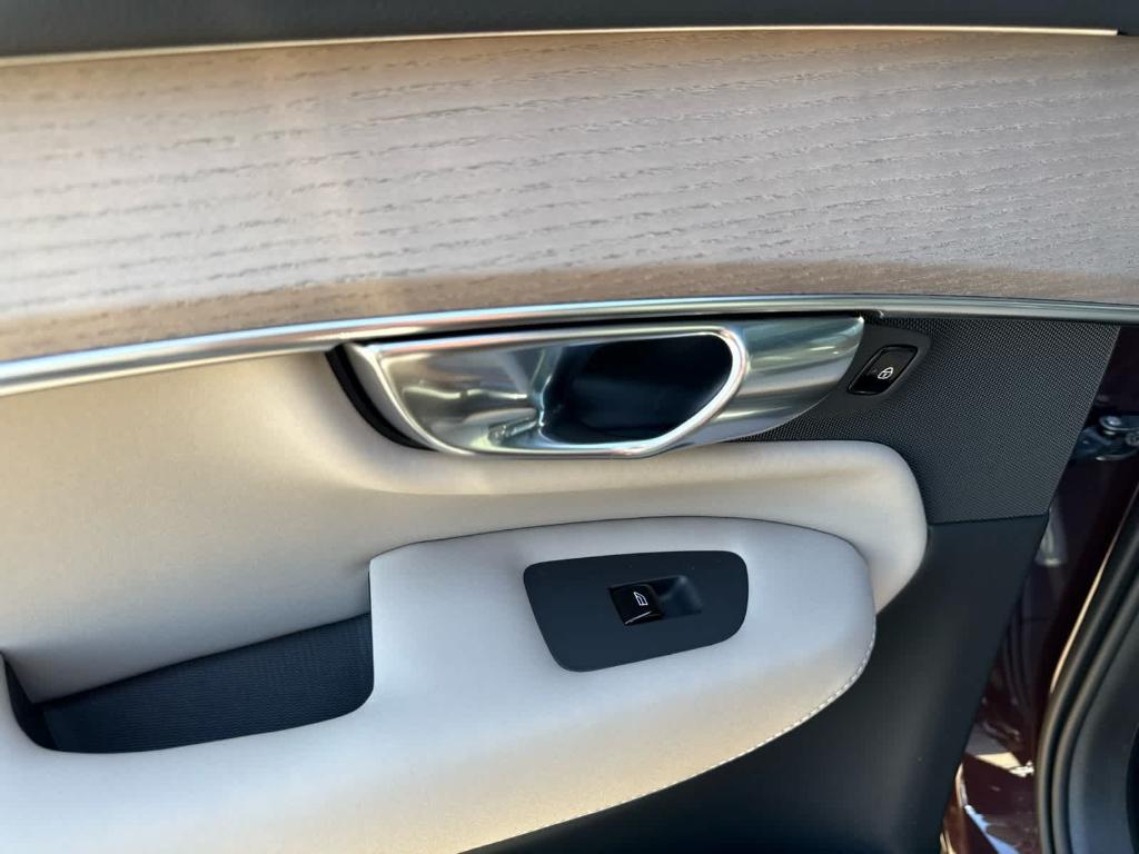 صورة 10 لـ 2026 Volvo XC90 B6 PLUS 6-SEATER