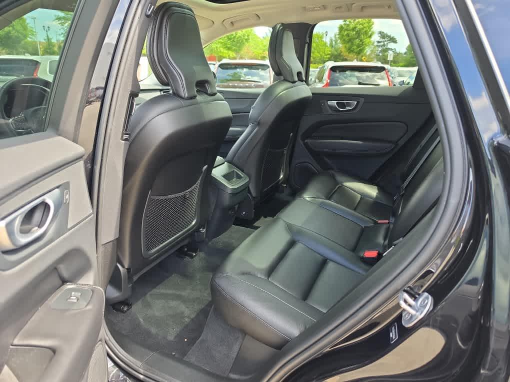 صورة مصغرة 24 لـ 2024 Volvo XC60 B5 CORE DARK THEME