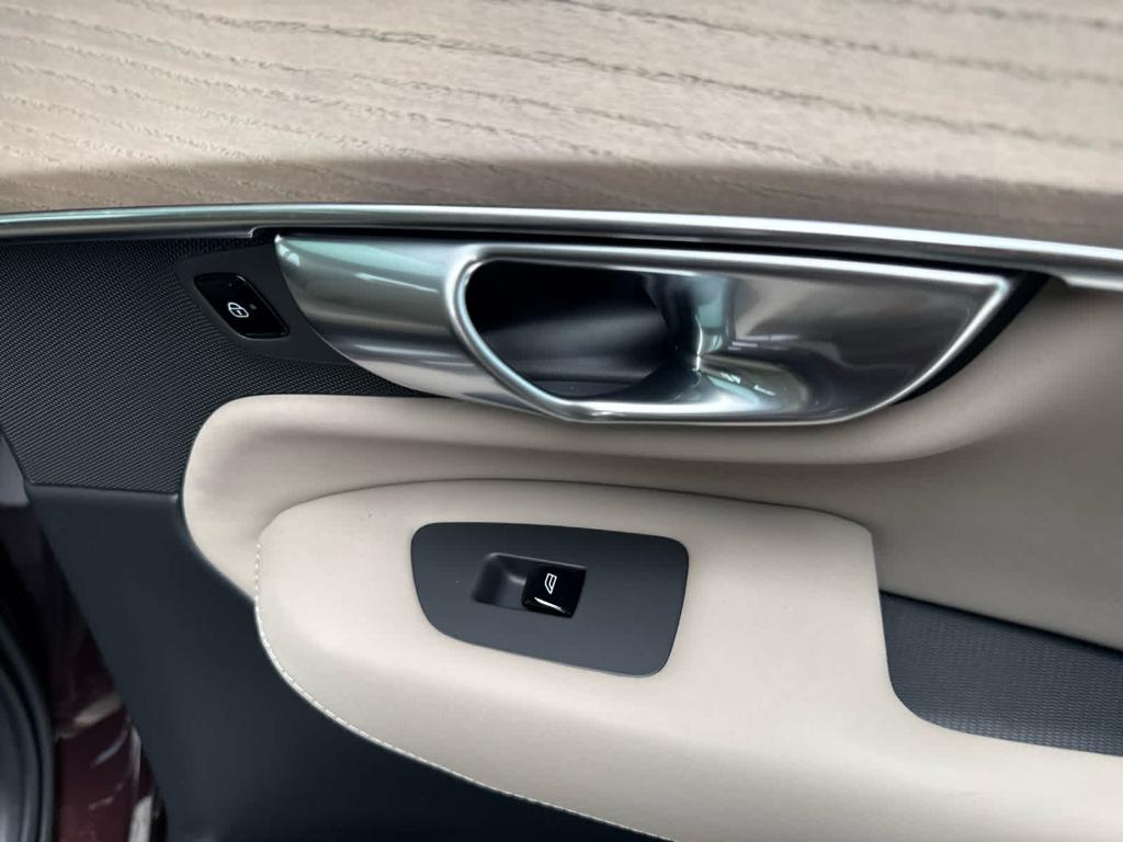 2026 Volvo XC90 B5 CORE 缩略图 30
