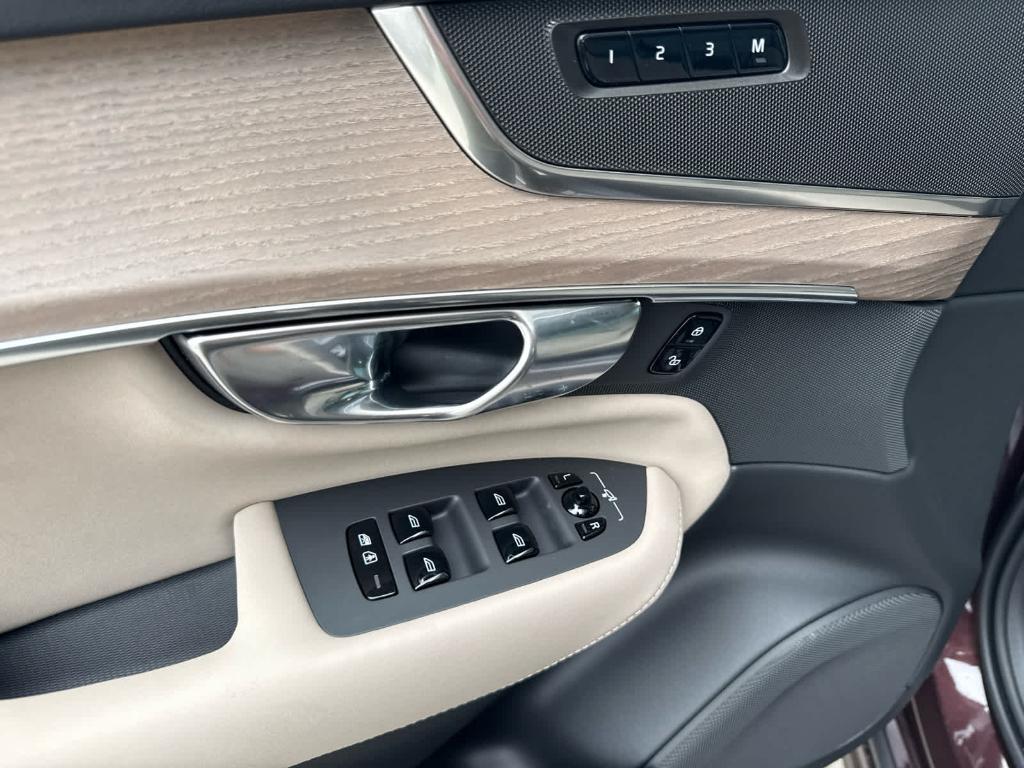 2026 Volvo XC90 B5 CORE 照片 6