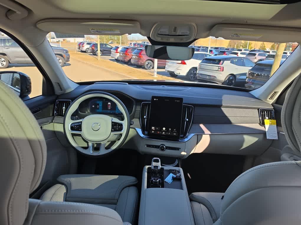 2026 Volvo XC90 B6 ULTRA DARK THEME 6-SEATER — фото 11