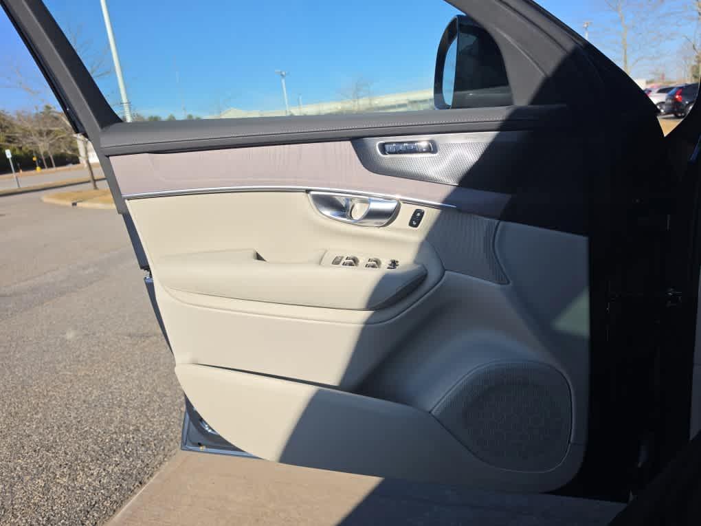 2026 Volvo XC90 B6 ULTRA DARK THEME 6-SEATER — фото 21