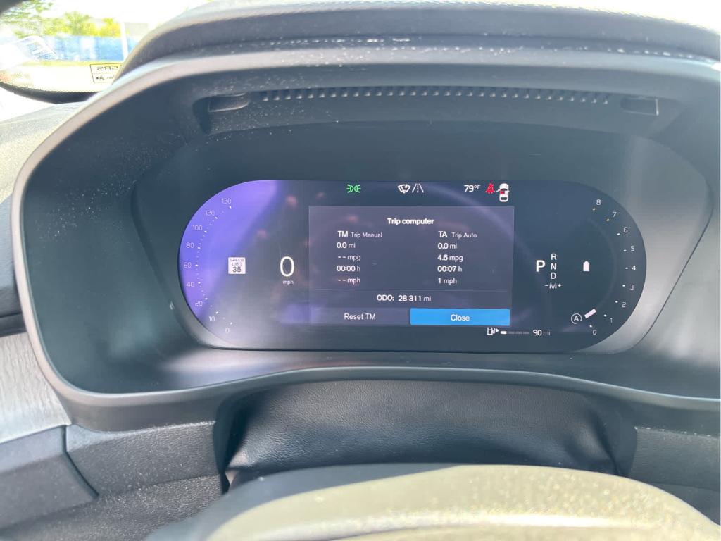 2024 Volvo XC40 B5 PLUS DARK THEME thumbnail 18