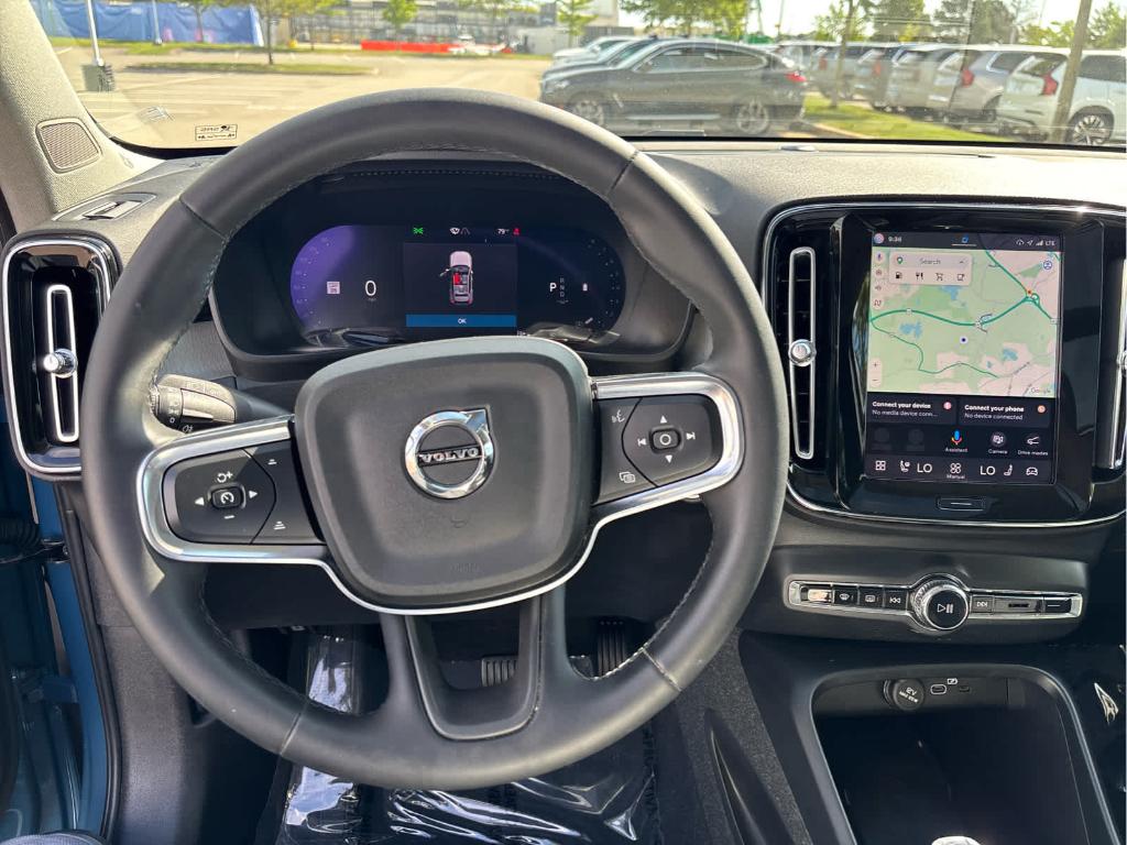 2024 Volvo XC40 B5 PLUS DARK THEME thumbnail 14