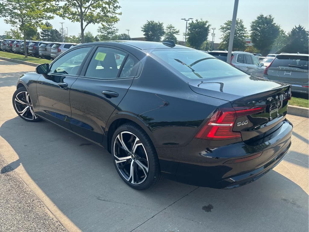 2024 Volvo S60 B5 PLUS DARK THEME — фото 5