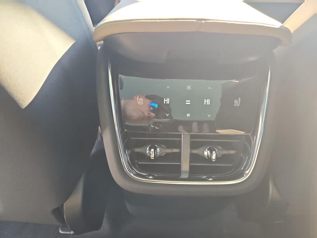 2026 Volvo EX90 ULTRA thumbnail 26